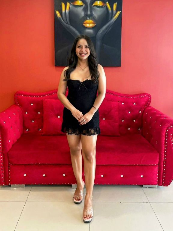 Cherry is a very sweet and kind Thai masseuse. Do not hesitate to book her for an amazing erotic time!