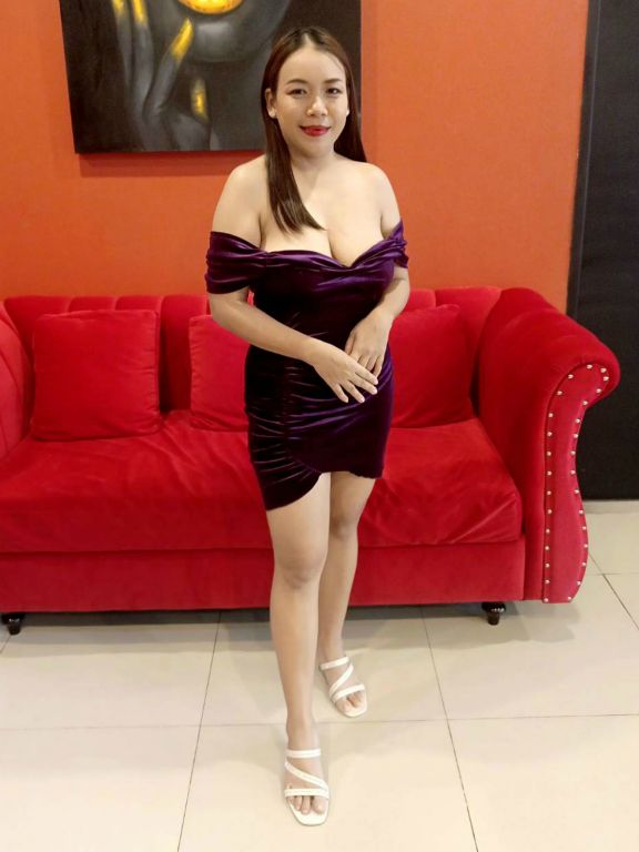 Suzi is a naughty young Thai masseuse who loves to please men. She is great for four hands sessions and available for incall and outcall in Bangkok.